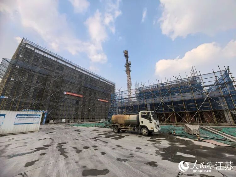 华睿智连项目施工现场。人民网记者 王继亮摄