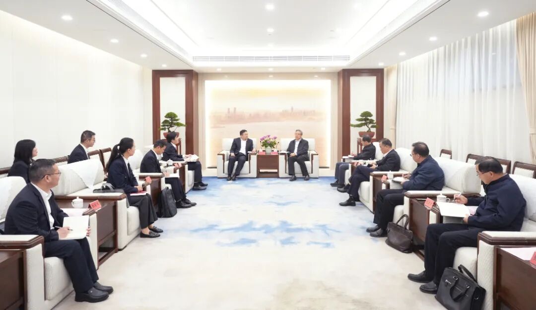 吴书记会见中国银行高层一行(17619653)-20260422183442.jpg